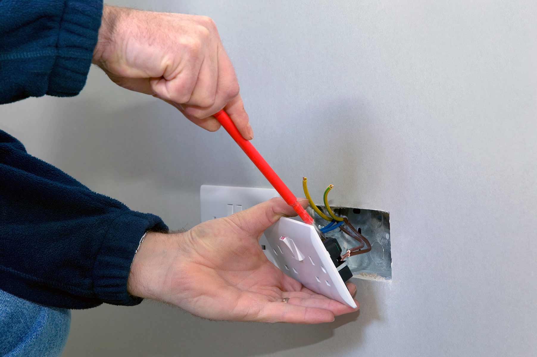 Our electricians can install plug sockets for domestic and commercial proeprties in Newmarket and the local area. 